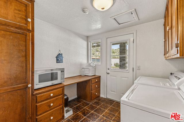 28132 Oak Spring Canyon Road, Canyon Country, CA 91387