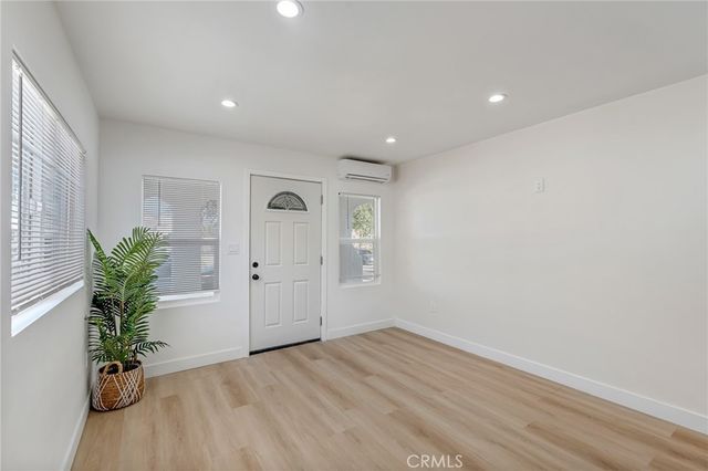 622 W 99th, Los Angeles, CA 90044