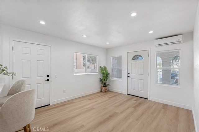 622 W 99th, Los Angeles, CA 90044