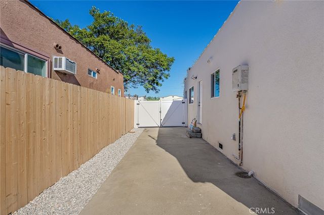 622 W 99th, Los Angeles, CA 90044