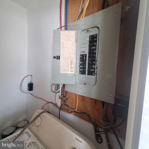 403 TRENTON CT, Wallingford, PA 19086