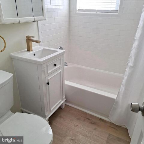 403 TRENTON CT, Wallingford, PA 19086