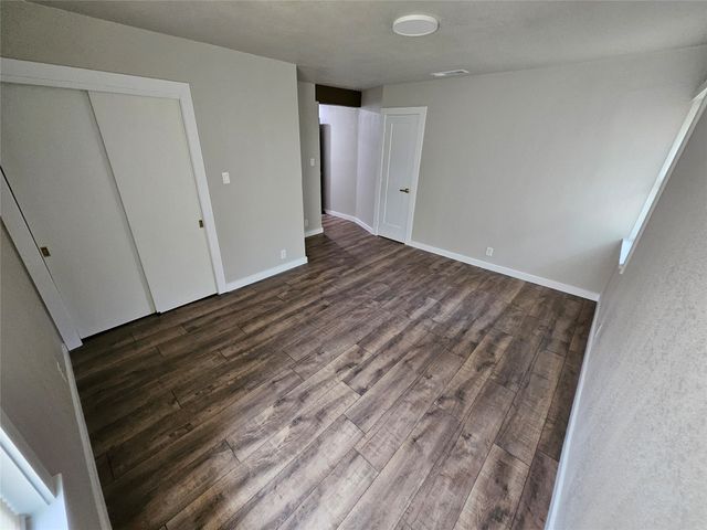 311 Meadowbrook Drive, Arlington, TX 76010