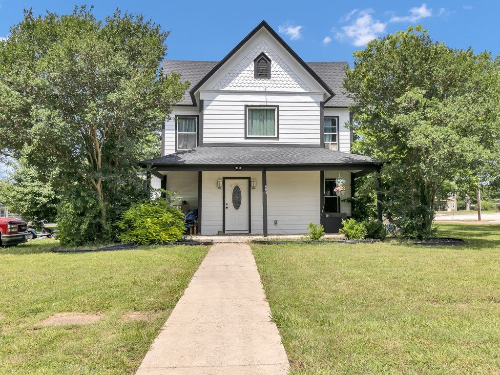 401 S 2nd Street, Wortham, TX 76693