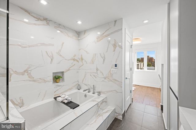 3728 R ST NW, Washington, DC 20007