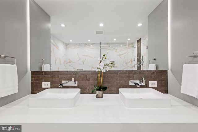 3728 R ST NW, Washington, DC 20007