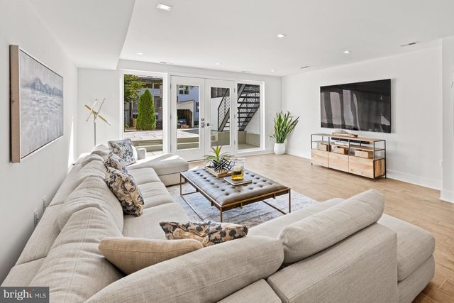 3728 R ST NW, Washington, DC 20007