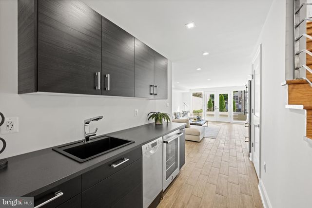 3728 R ST NW, Washington, DC 20007