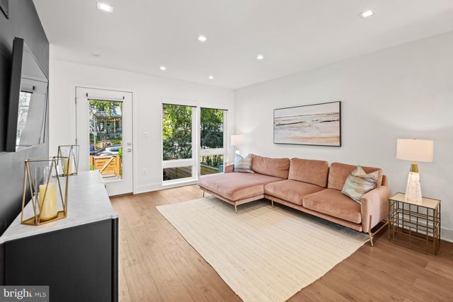 3728 R ST NW, Washington, DC 20007