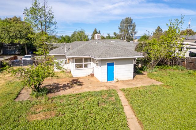 2855 Irwin Road, Redding, CA 96002