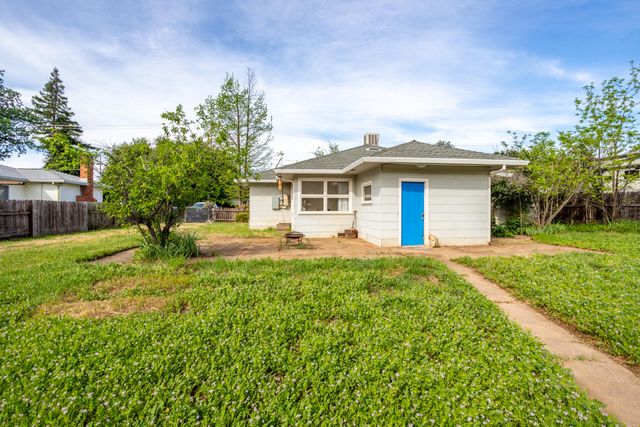 2855 Irwin Road, Redding, CA 96002