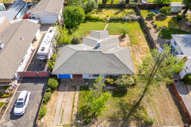 2855 Irwin Road, Redding, CA 96002