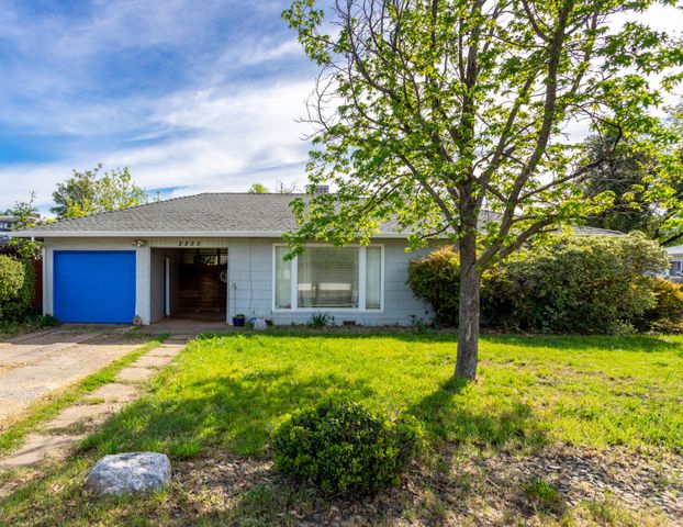 2855 Irwin Road, Redding, CA 96002