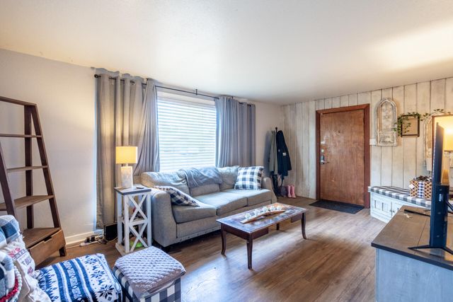 2855 Irwin Road, Redding, CA 96002