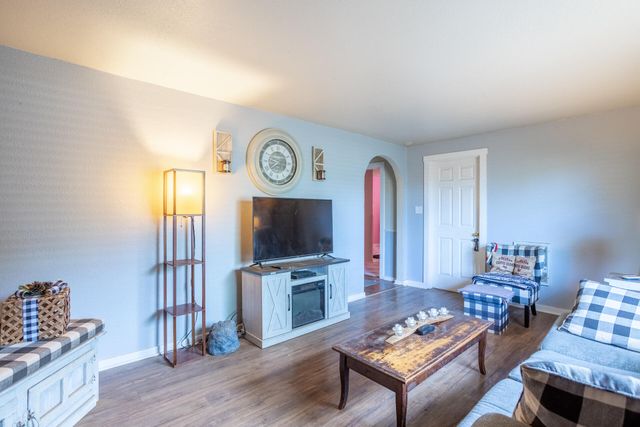 2855 Irwin Road, Redding, CA 96002