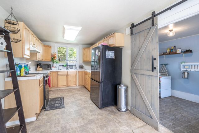 2855 Irwin Road, Redding, CA 96002