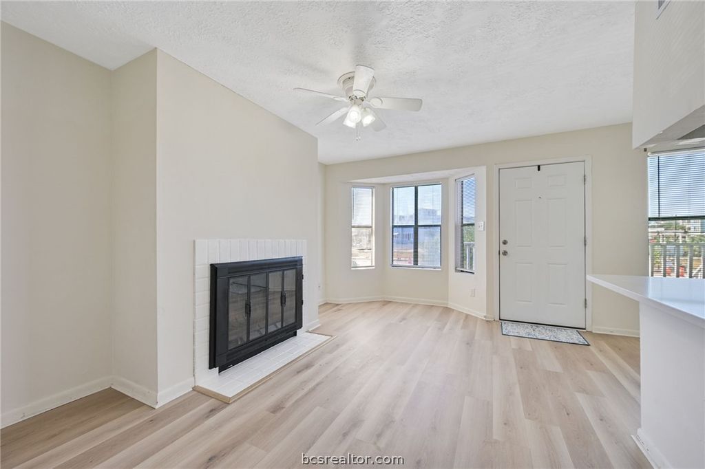4441 Old College 2205, Bryan, TX 77801 — photo 2