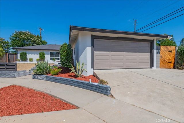 3202 Montana Avenue, Costa Mesa, CA 92626