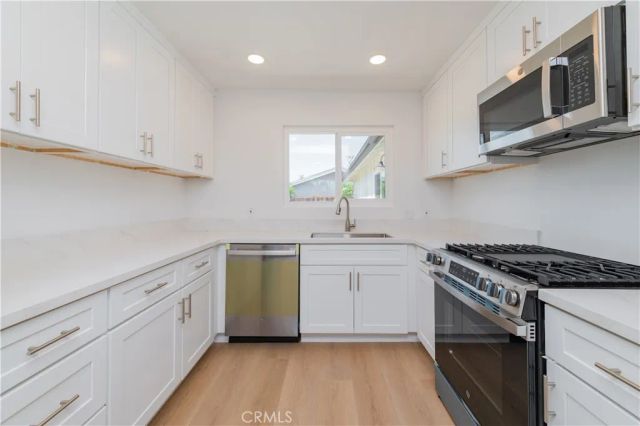 3202 Montana Avenue, Costa Mesa, CA 92626