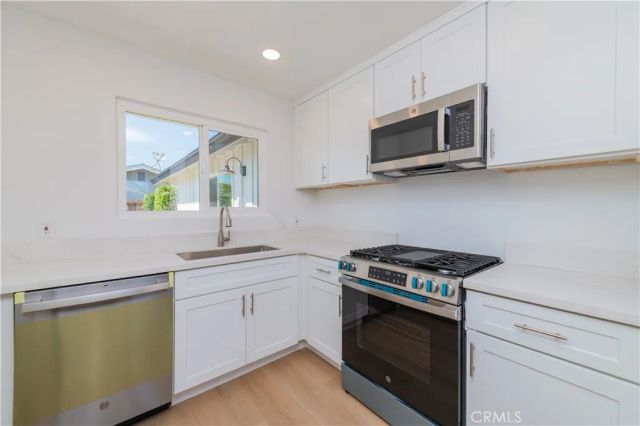 3202 Montana Avenue, Costa Mesa, CA 92626