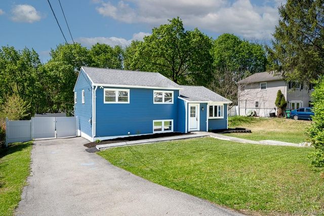 22 Oriole Drive, Poughkeepsie, NY 12601