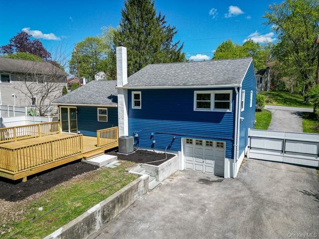 22 Oriole Drive, Poughkeepsie, NY 12601