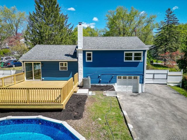 22 Oriole Drive, Poughkeepsie, NY 12601