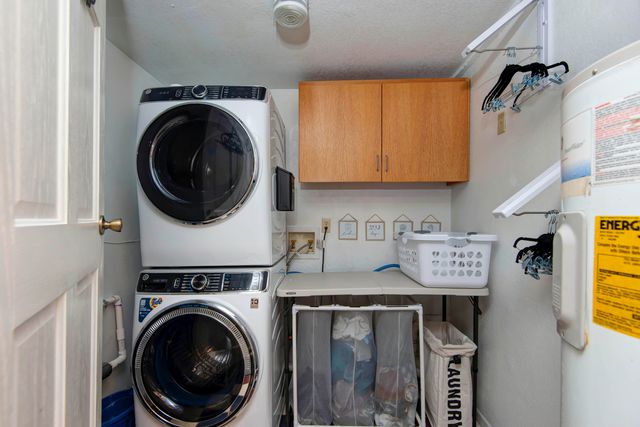 21207 Lawrence 1230, Aurora, MO 65605