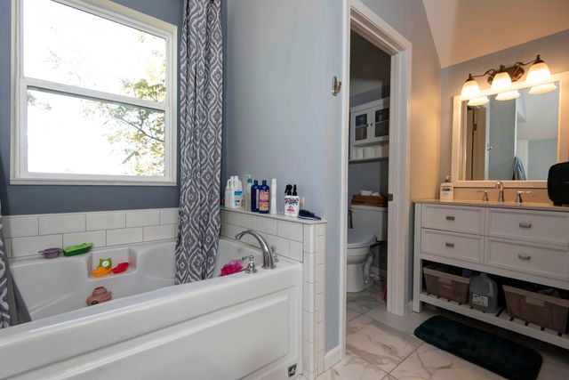 21207 Lawrence 1230, Aurora, MO 65605