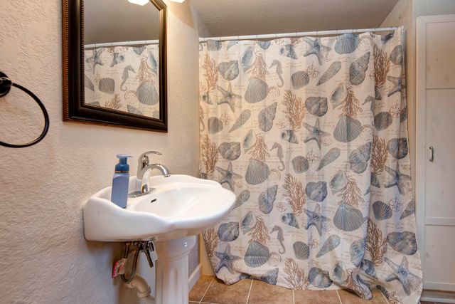 21207 Lawrence 1230, Aurora, MO 65605