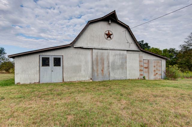 21207 Lawrence 1230, Aurora, MO 65605