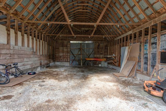 21207 Lawrence 1230, Aurora, MO 65605