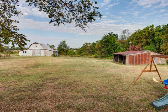 21207 Lawrence 1230, Aurora, MO 65605