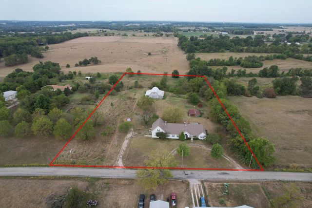 21207 Lawrence 1230, Aurora, MO 65605