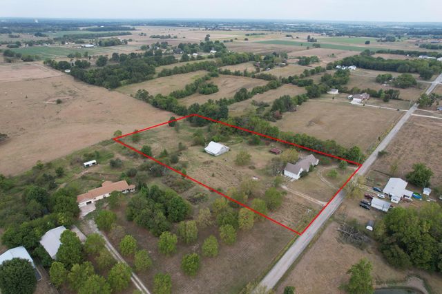 21207 Lawrence 1230, Aurora, MO 65605