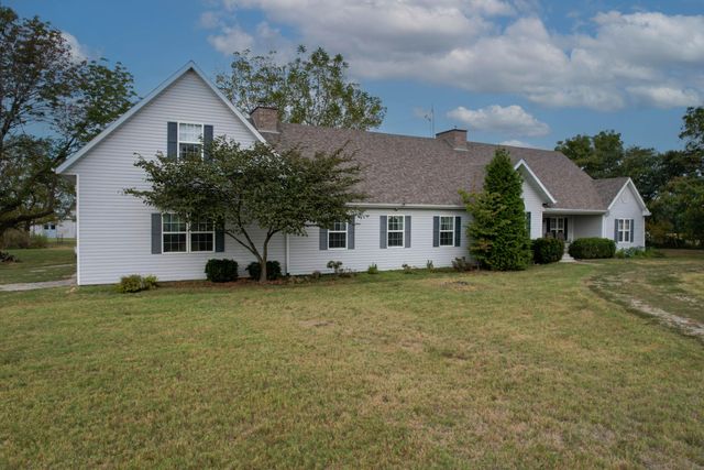 21207 Lawrence 1230, Aurora, MO 65605