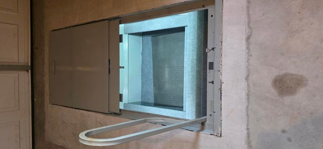 21207 Lawrence 1230, Aurora, MO 65605