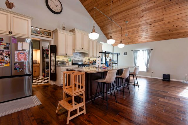 21207 Lawrence 1230, Aurora, MO 65605