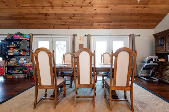 21207 Lawrence 1230, Aurora, MO 65605