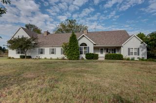 21207 Lawrence 1230, Aurora, MO 65605