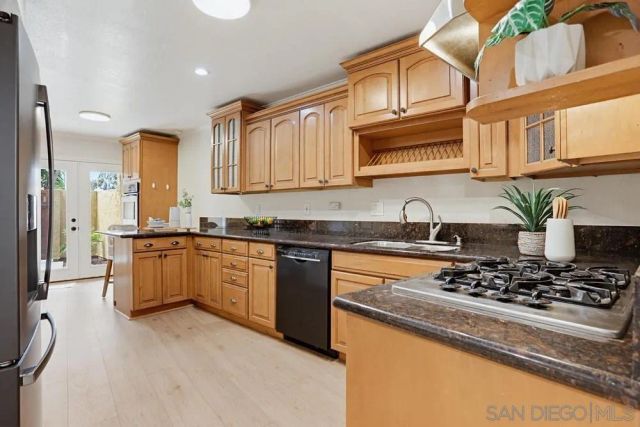 2043 Avenue Of The Trees, Carlsbad, CA 92008