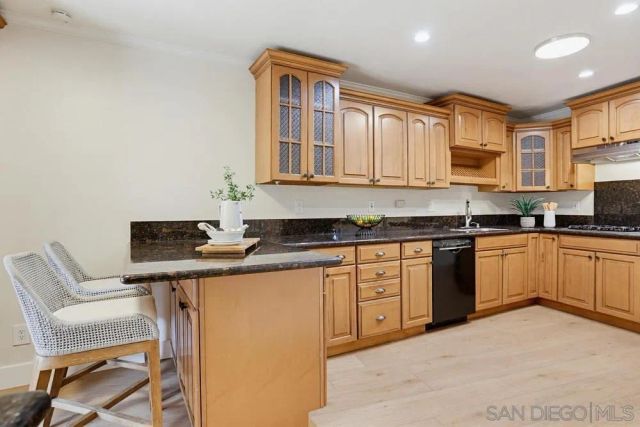 2043 Avenue Of The Trees, Carlsbad, CA 92008