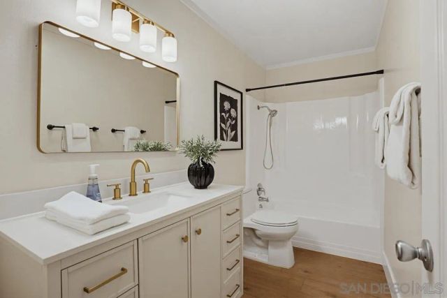 2043 Avenue Of The Trees, Carlsbad, CA 92008