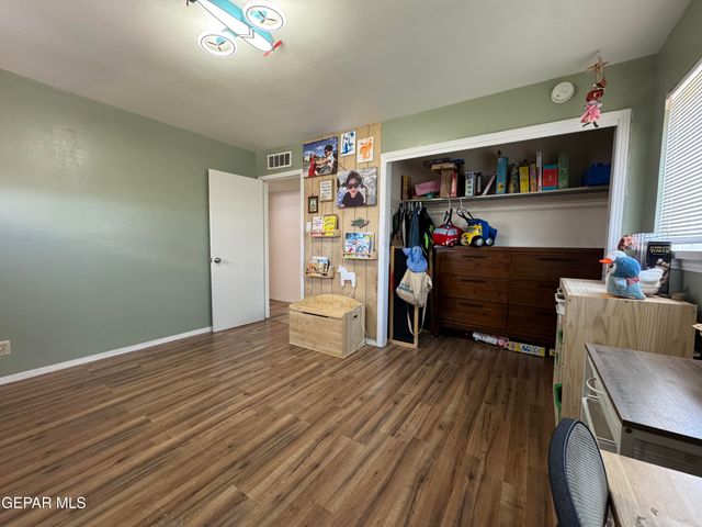 3614 TITANIC Avenue, El Paso, TX 79904