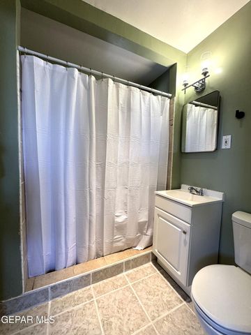 3614 TITANIC Avenue, El Paso, TX 79904