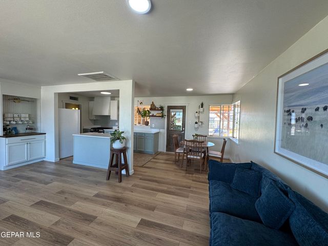 3614 TITANIC Avenue, El Paso, TX 79904
