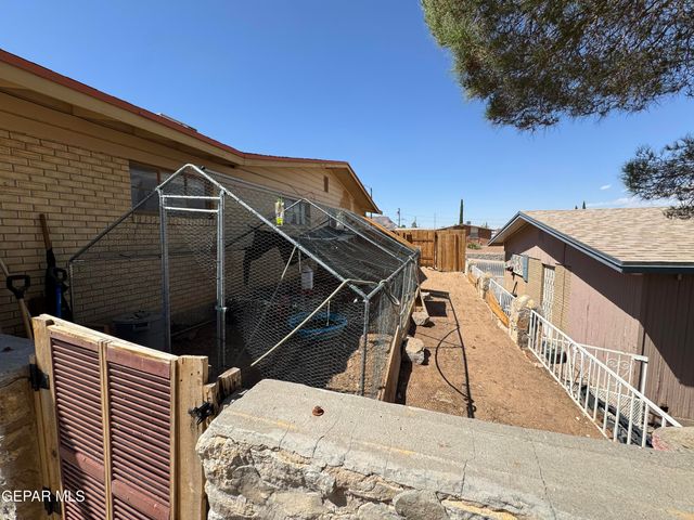 3614 TITANIC Avenue, El Paso, TX 79904