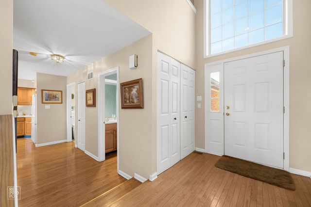 14 Corinth Court, Tinley Park, IL 60477