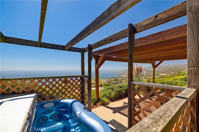 3418 Seaglen Drive, Rancho Palos Verdes, CA 90275