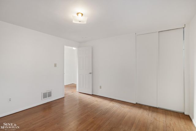 22849 Lakeshore Drive, Saint Clair Shores, MI 48080